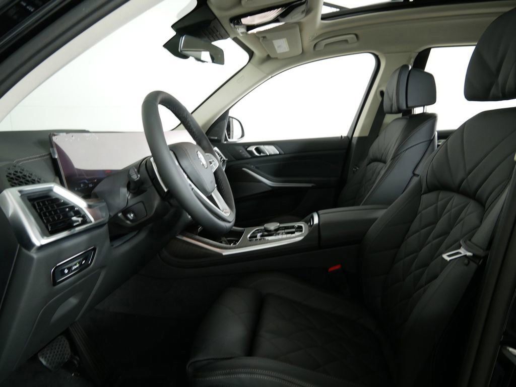 Thumbnail: 2026 BMW X7 - 36