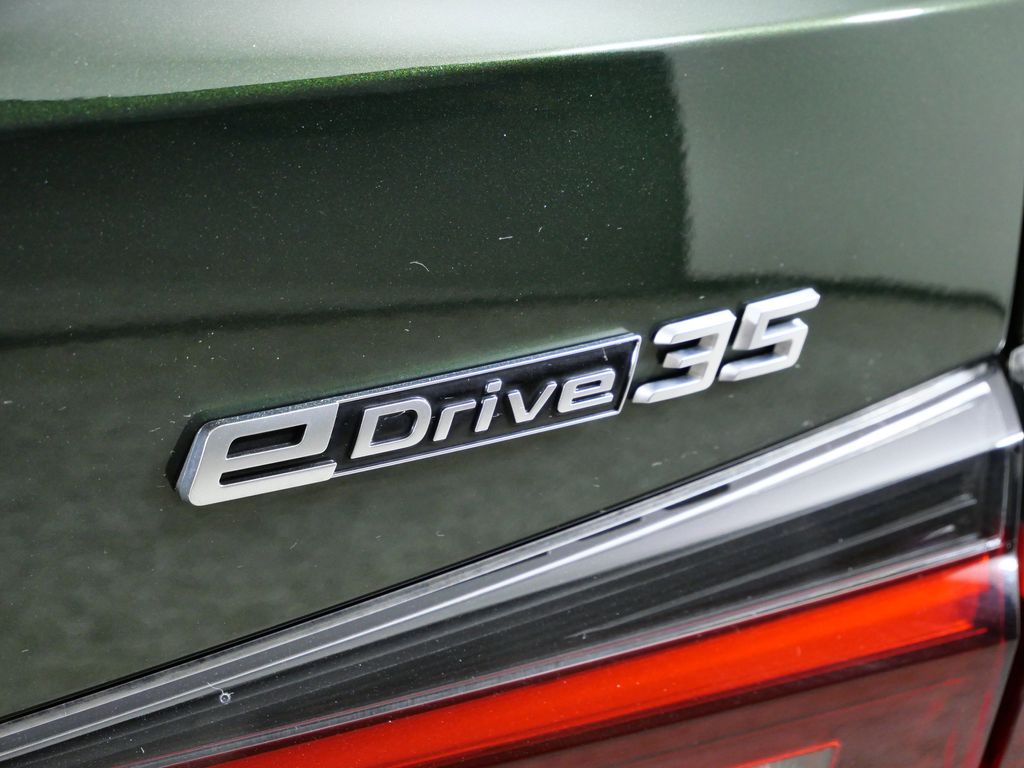 Thumbnail: 2023 BMW i4 - 13