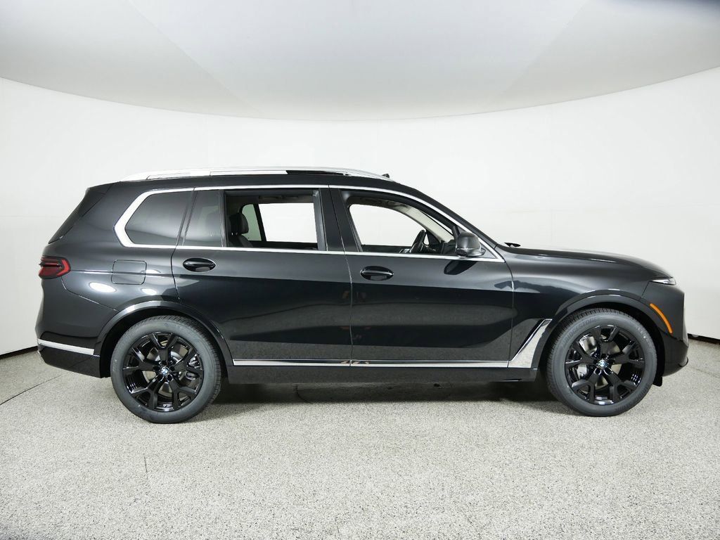 Thumbnail: 2025 BMW X7 - 9