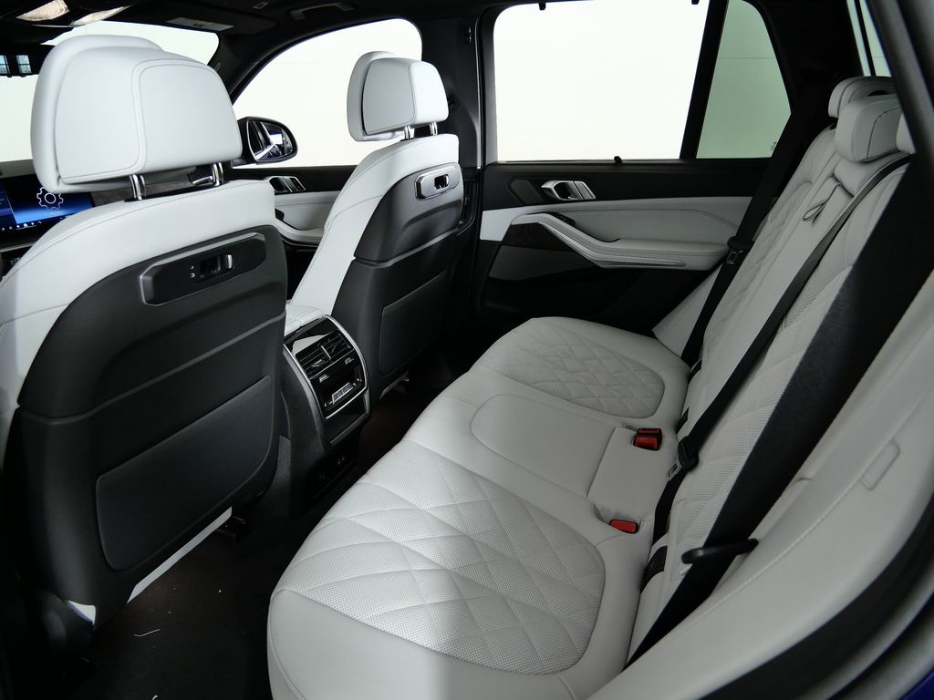 Thumbnail: 2026 BMW X5 - 31