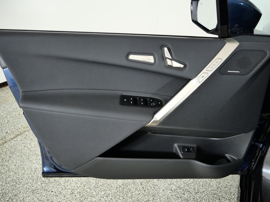 Thumbnail: 2026 BMW iX - 32