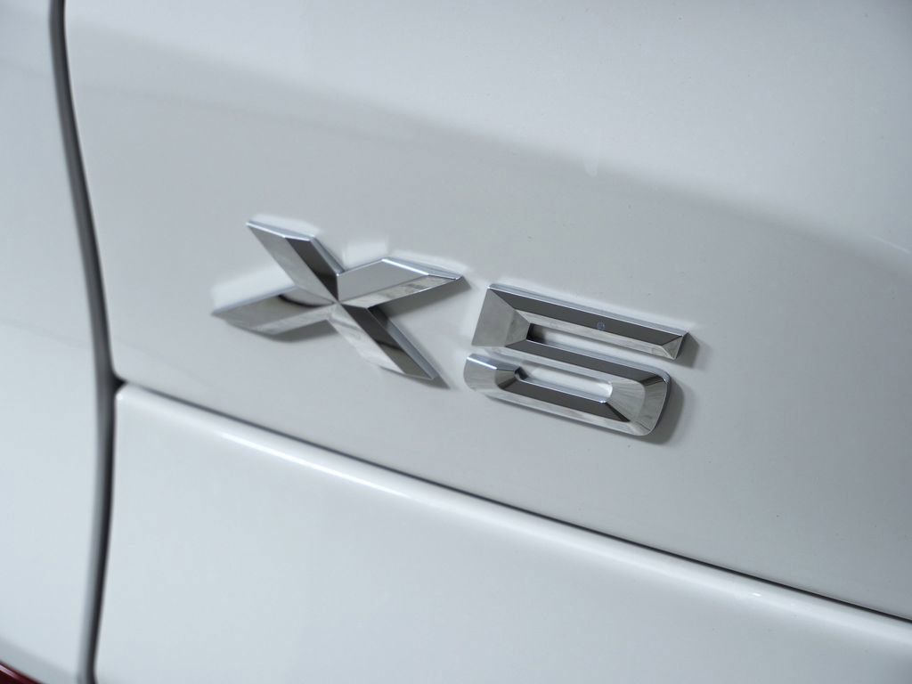 Thumbnail: 2026 BMW X5 - 15