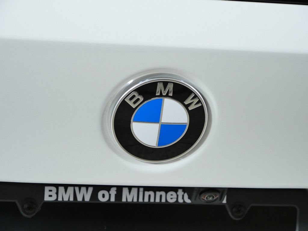 Thumbnail: 2026 BMW 3 Series - 13