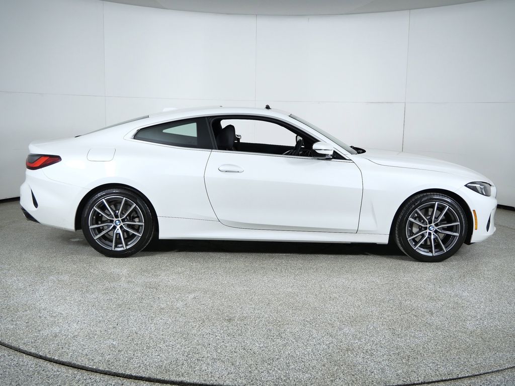 Thumbnail: 2025 BMW 4 Series - 10