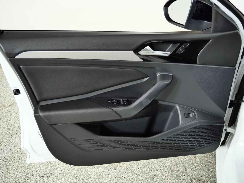 Thumbnail: 2019 Volkswagen Jetta - 30