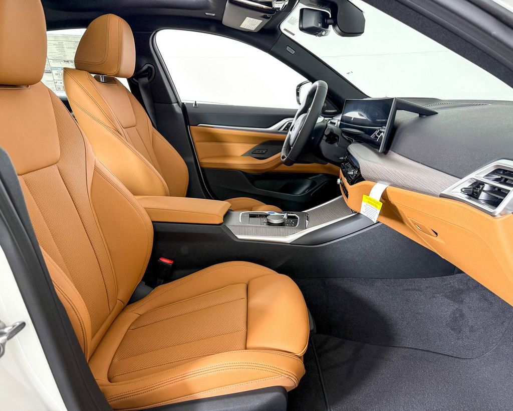 Thumbnail: 2025 BMW i4 - 23