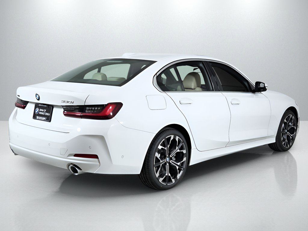 Thumbnail: 2026 BMW 3 Series - 10