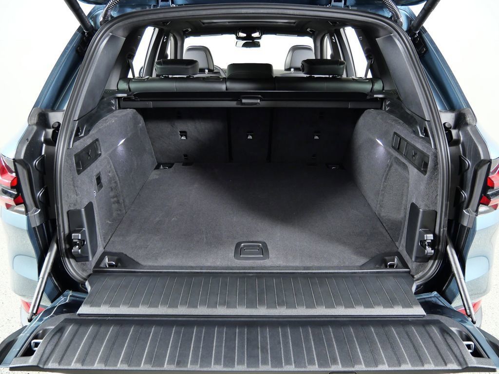 Thumbnail: 2026 BMW X5 - 30