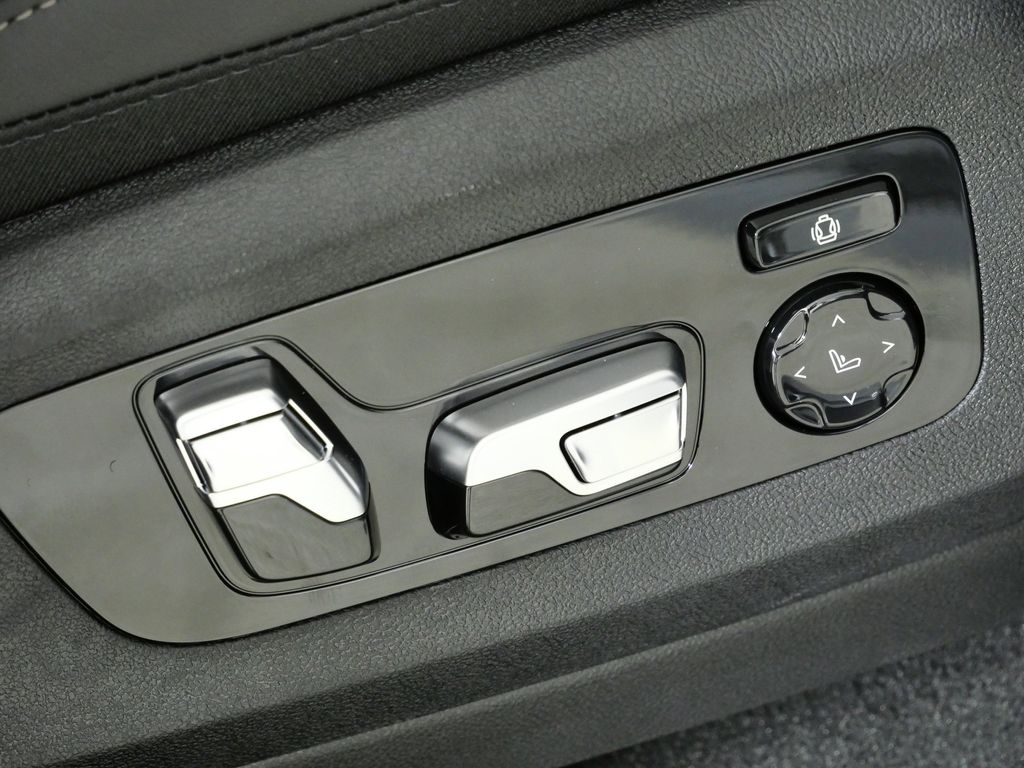 Thumbnail: 2026 BMW X5 - 22