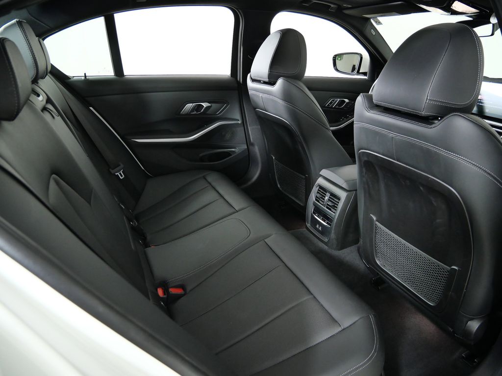 Thumbnail: 2023 BMW 3 Series - 30