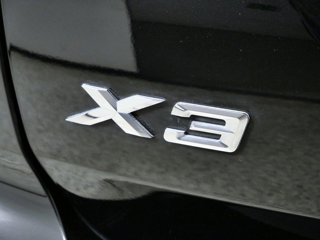 Thumbnail: 2022 BMW X3 - 13