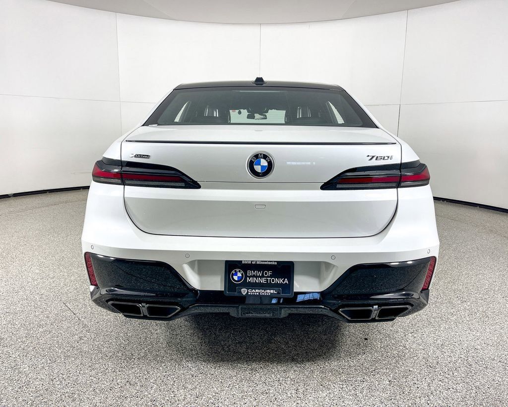 Thumbnail: 2025 BMW 7 Series - 14