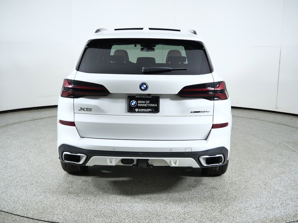 Thumbnail: 2026 BMW X5 - 11