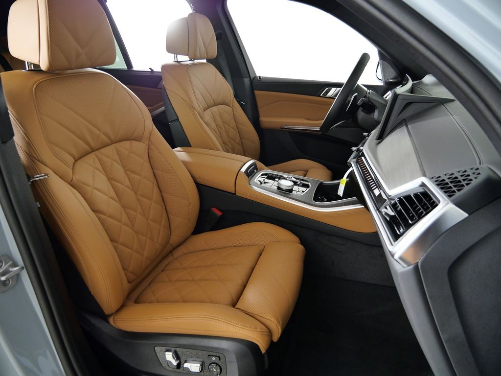 Thumbnail: 2026 BMW X5 - 21