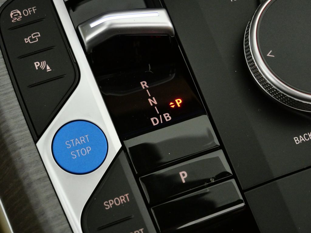 Thumbnail: 2026 BMW i4 - 47