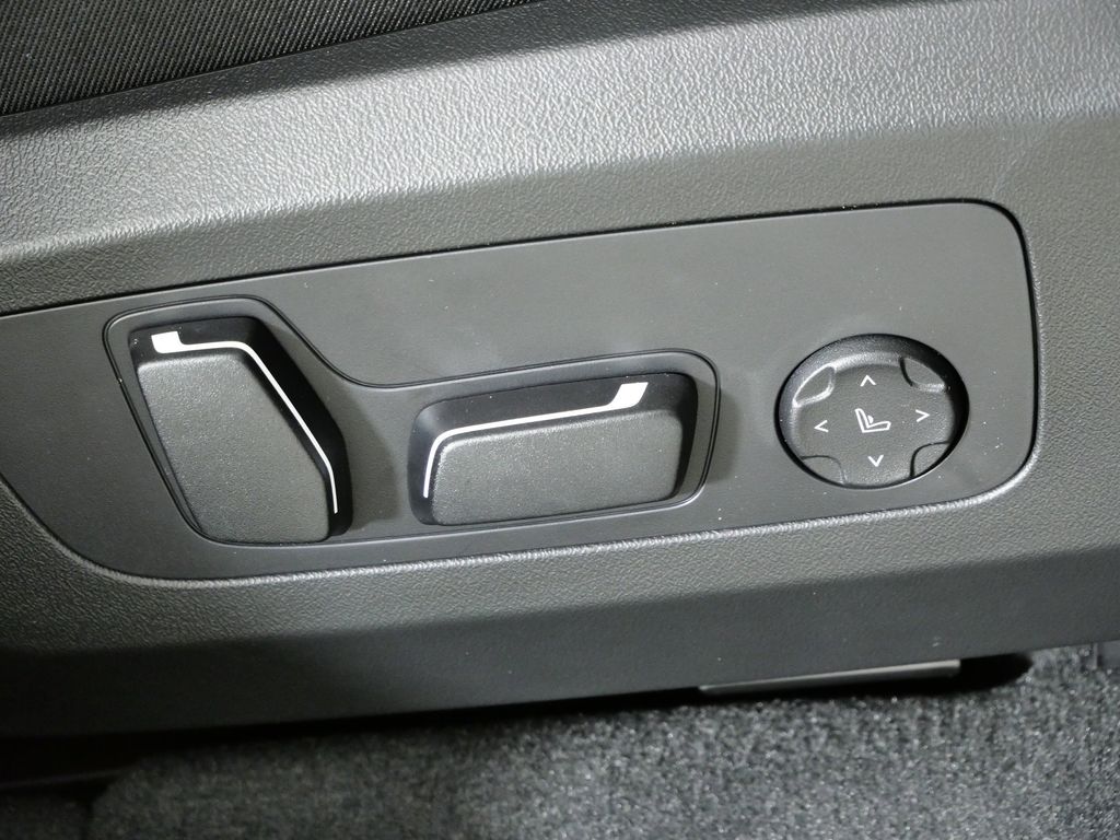 Thumbnail: 2026 BMW X3 - 23