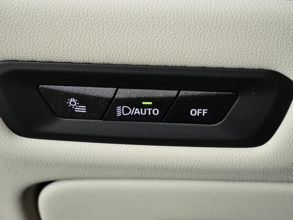 Thumbnail: 2026 BMW X5 - 40