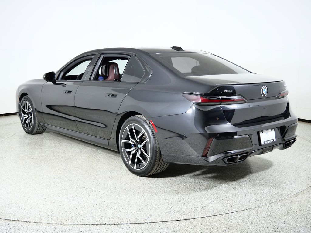 Thumbnail: 2023 BMW 7 Series - 17