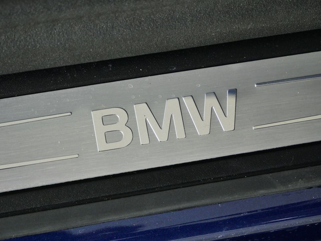 Thumbnail: 2023 BMW 5 Series - 28