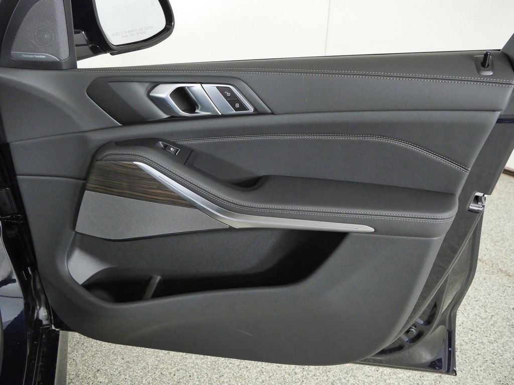Thumbnail: 2026 BMW X5 - 19