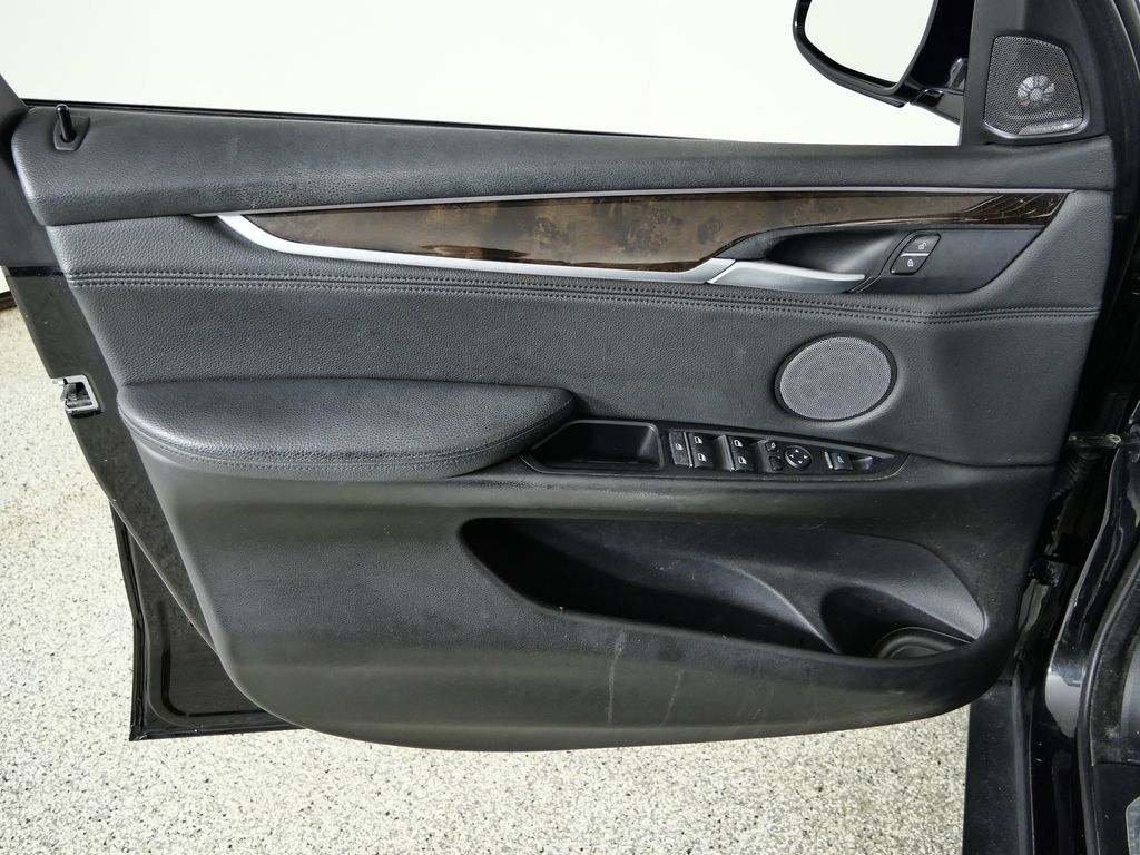 Thumbnail: 2016 BMW X5 - 32