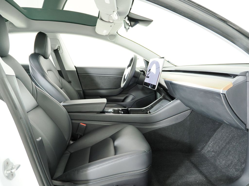 Thumbnail: 2020 Tesla Model 3 - 19