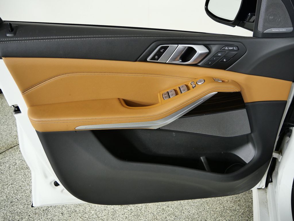 Thumbnail: 2023 BMW X7 - 41