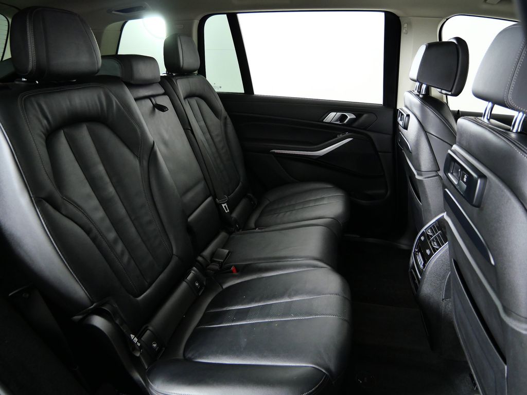 Thumbnail: 2022 BMW X7 - 27