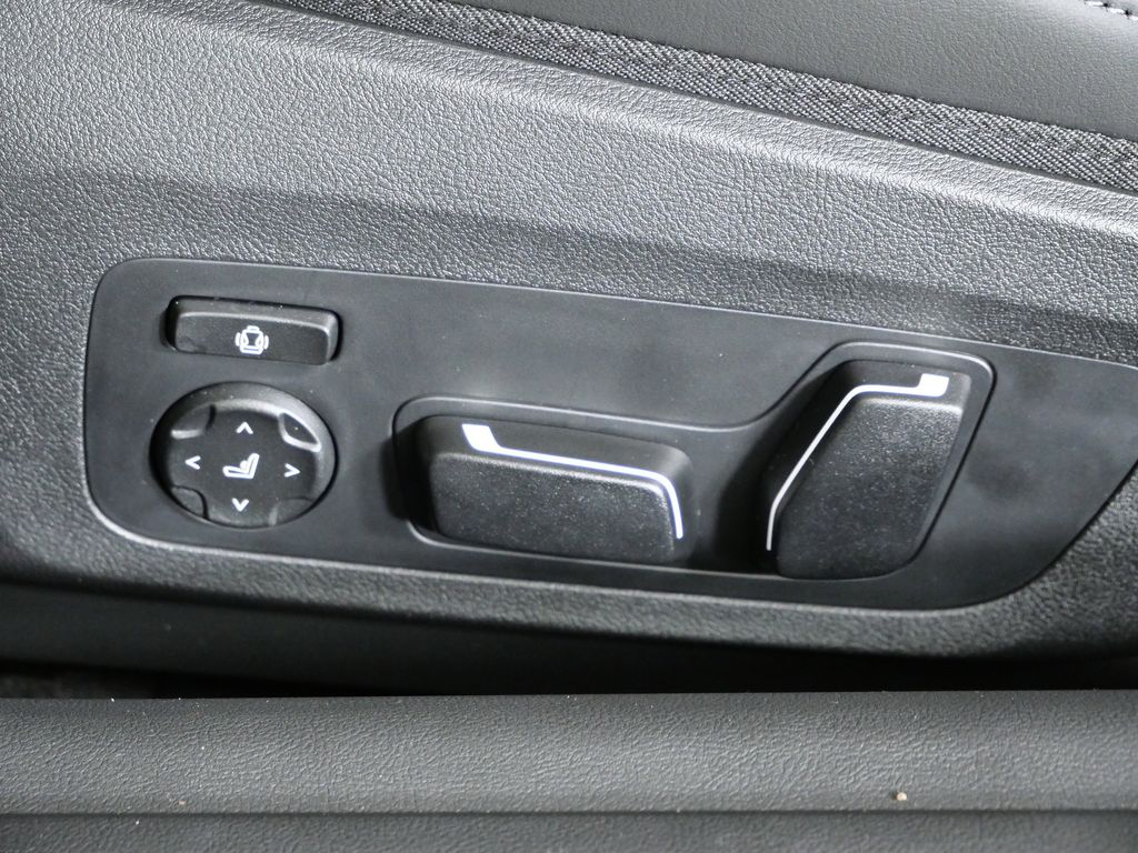 Thumbnail: 2026 BMW M4 - 34