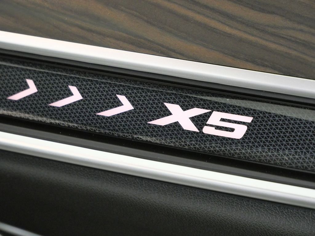 Thumbnail: 2026 BMW X5 - 26