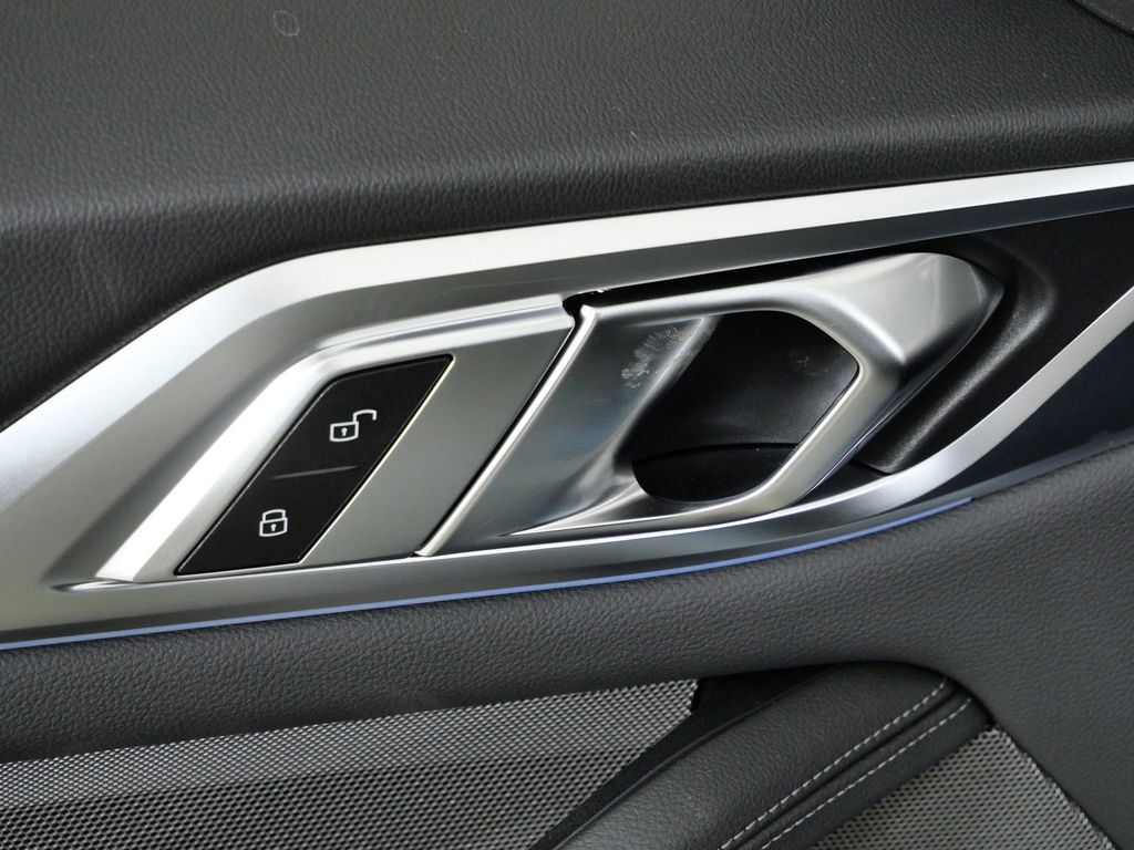 Thumbnail: 2026 BMW i4 - 36
