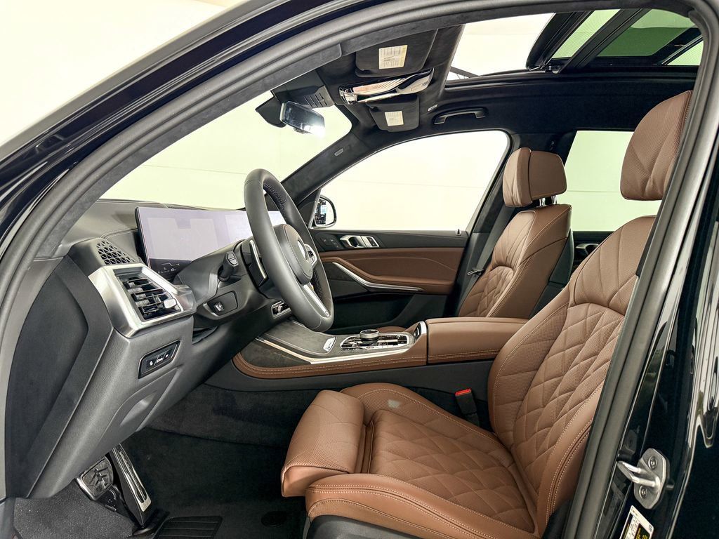 Thumbnail: 2026 BMW X7 - 36