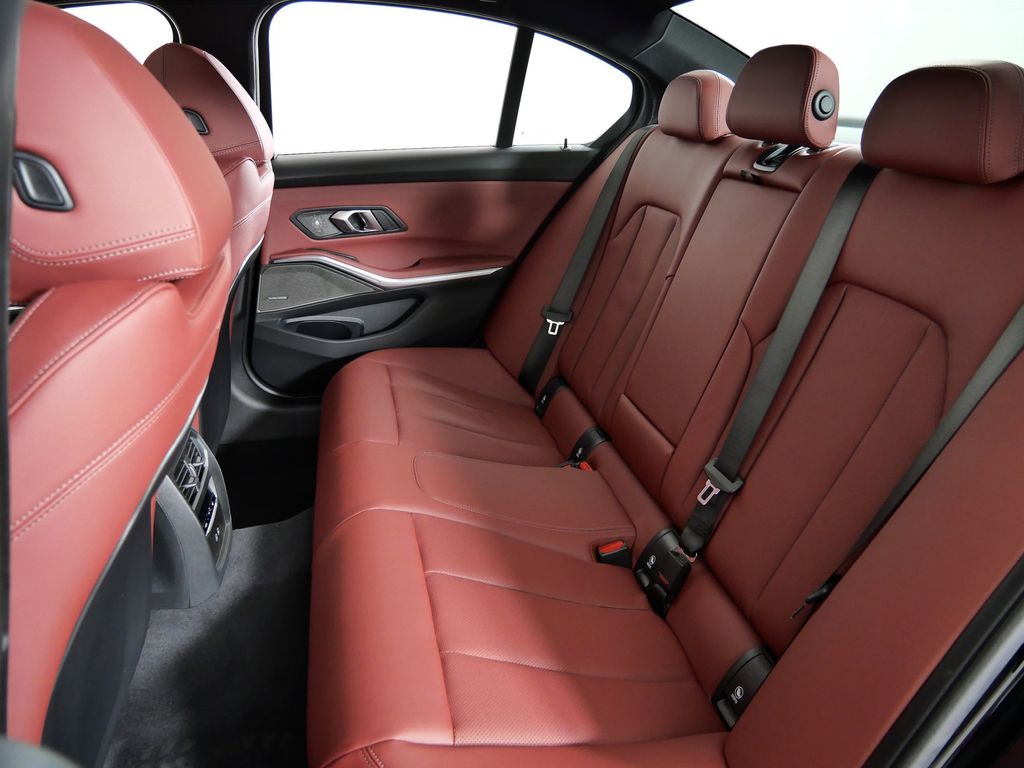 Thumbnail: 2026 BMW 3 Series - 31