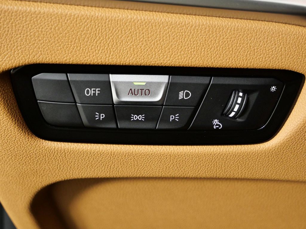 Thumbnail: 2025 BMW 3 Series - 40