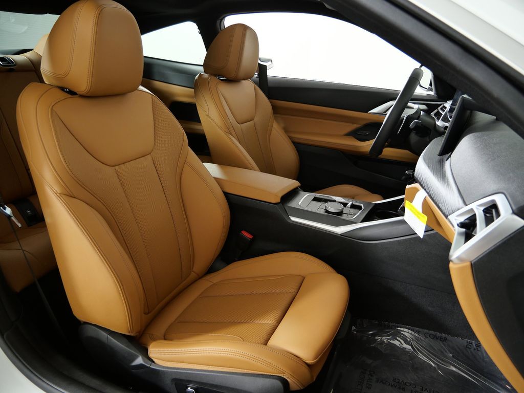 Thumbnail: 2025 BMW 4 Series - 26