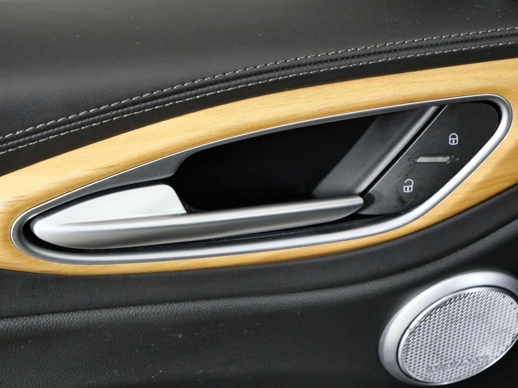 Thumbnail: 2017 Alfa Romeo Giulia - 36