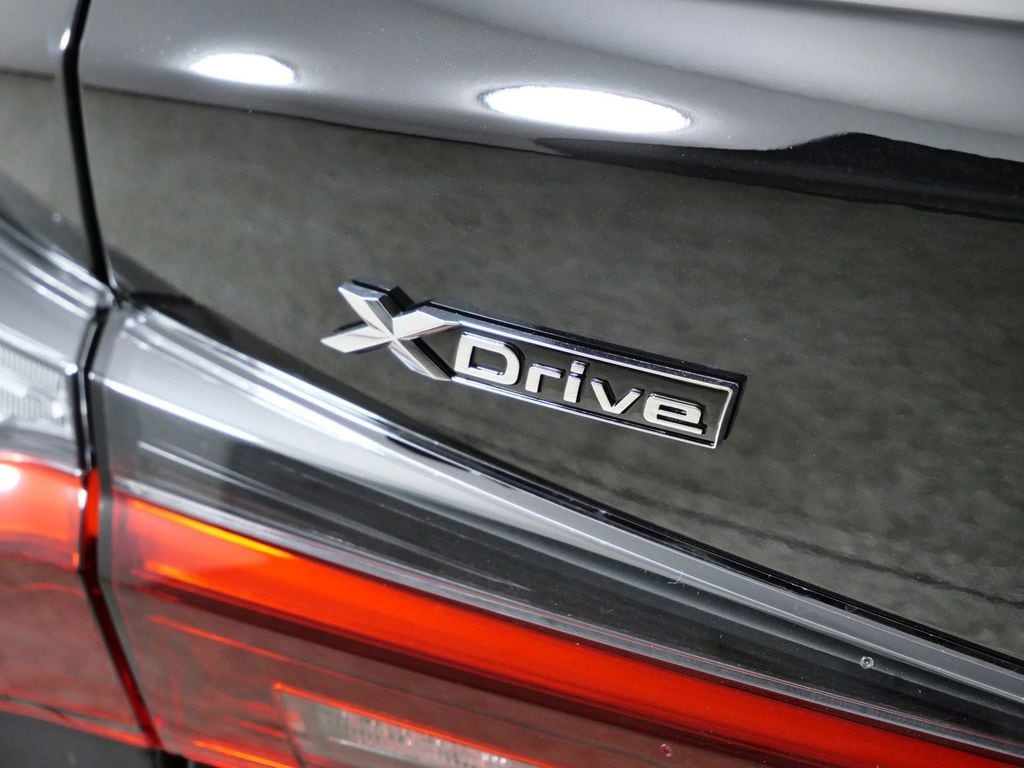 Thumbnail: 2025 BMW 4 Series - 13