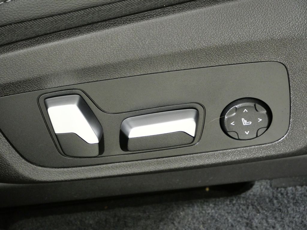 Thumbnail: 2020 BMW X3 - 23