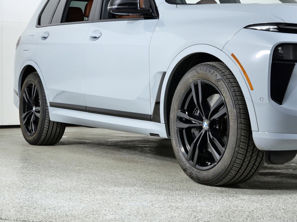 Thumbnail: 2025 BMW X7 - 7