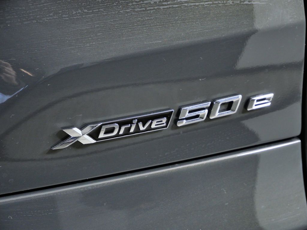 Thumbnail: 2026 BMW X5 - 12