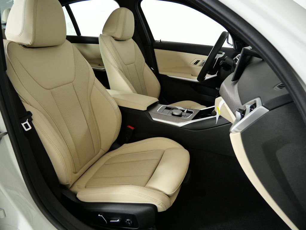 Thumbnail: 2026 BMW 3 Series - 21