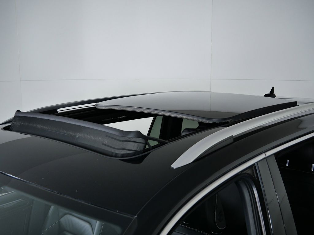 Thumbnail: 2021 Volkswagen Tiguan - 19