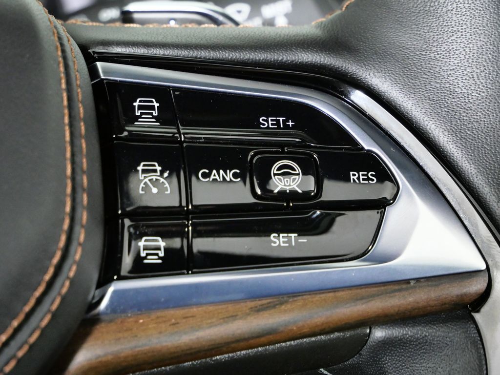 Thumbnail: 2023 Jeep Grand Cherokee L - 42