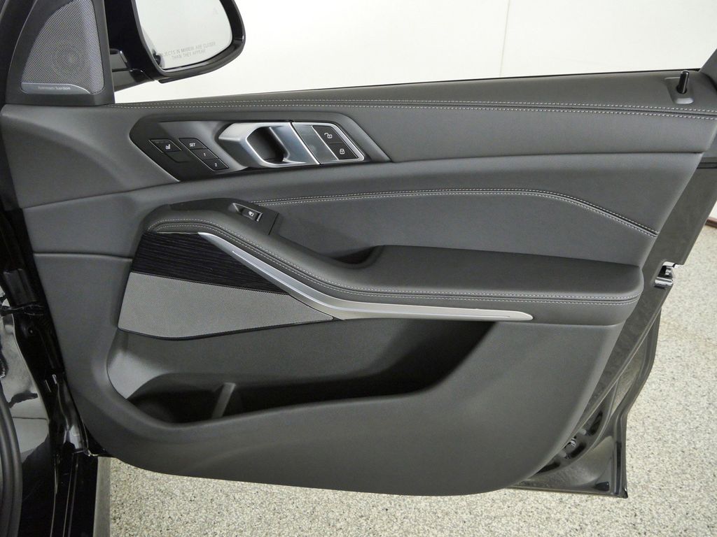 Thumbnail: 2026 BMW X5 - 19