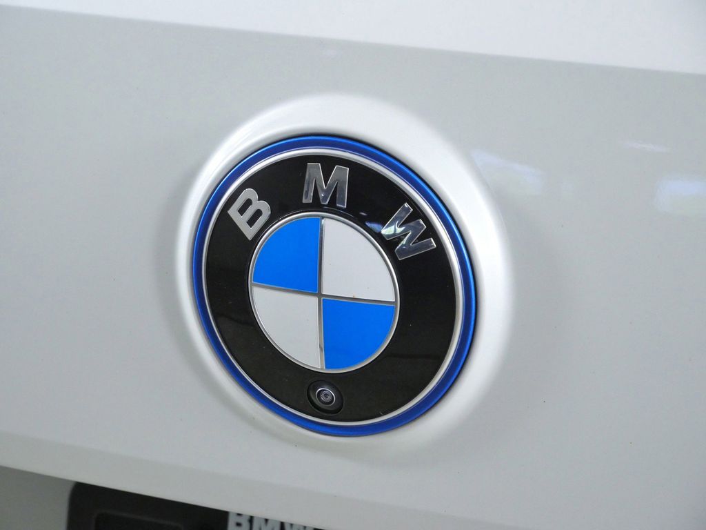 Thumbnail: 2024 BMW iX - 13