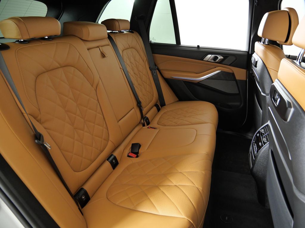 Thumbnail: 2026 BMW X5 - 27