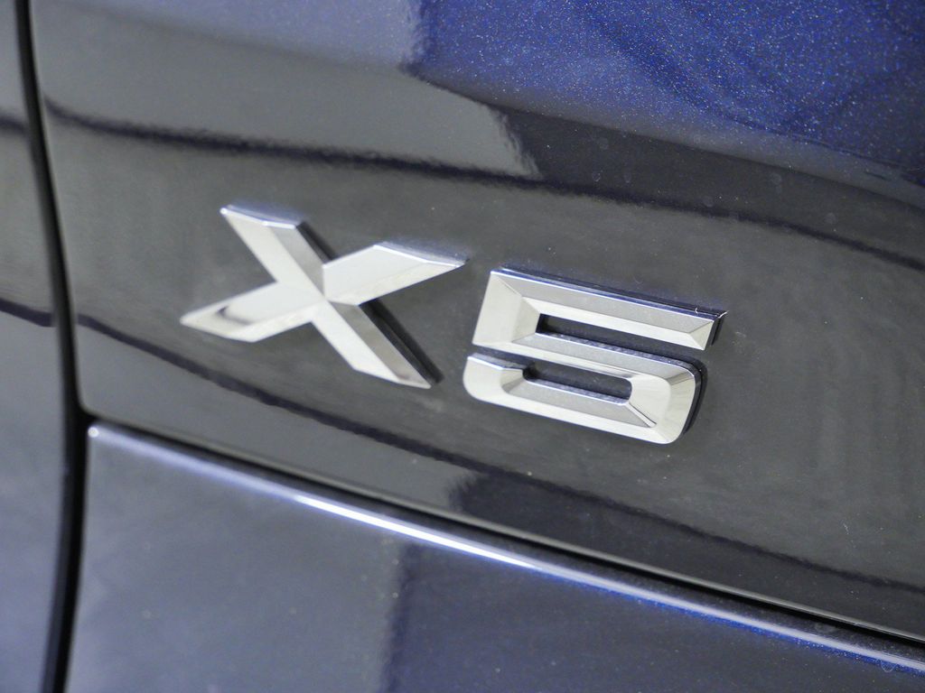 Thumbnail: 2026 BMW X5 - 13