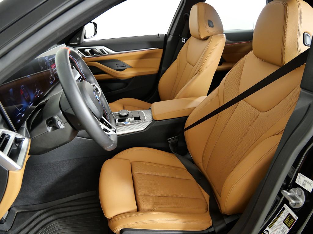 Thumbnail: 2025 BMW i4 - 39