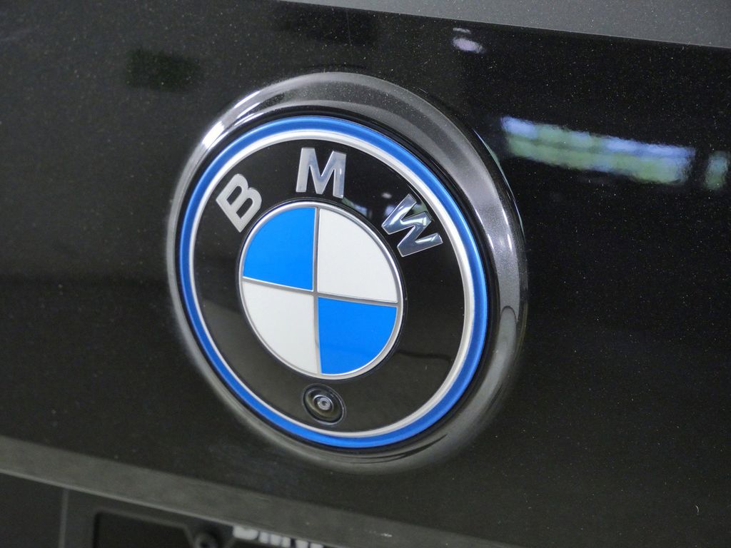 Thumbnail: 2023 BMW iX - 14