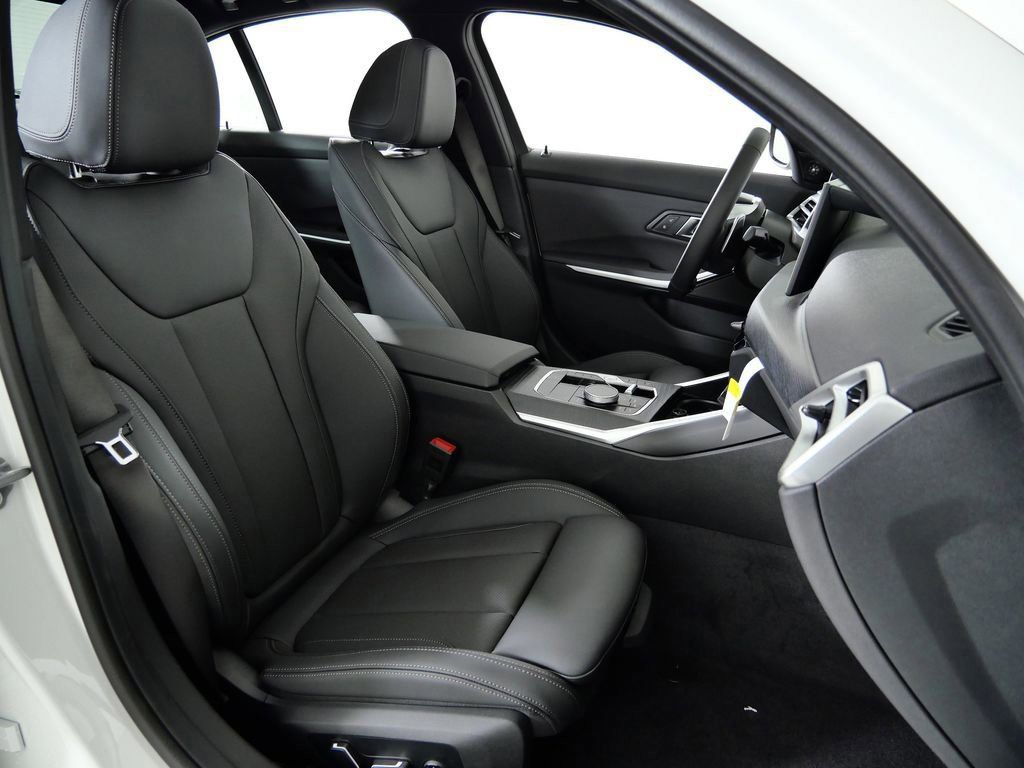 Thumbnail: 2026 BMW 3 Series - 22